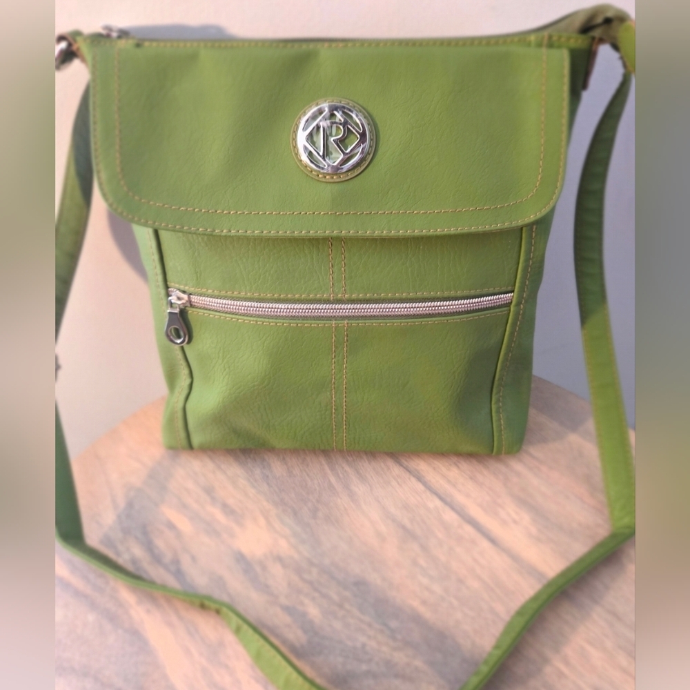 Relic Womens GreenCrossbody Bag Synthetic Leather Adjustable Strap NWOT